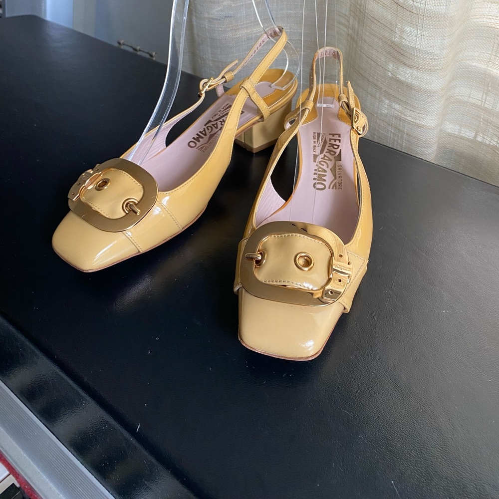 Salvatore Ferragamo Women Gold Slingback Heels pat leather yellow sandals pumps